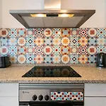 Modern Spacious 3-bedroom With Pool Near * برشلونة