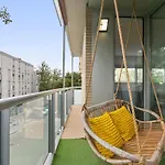 Modern Spacious 3-bedroom With Pool Near * برشلونة