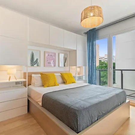 Daire Modern Spacious 3-bedroom With Pool Near *