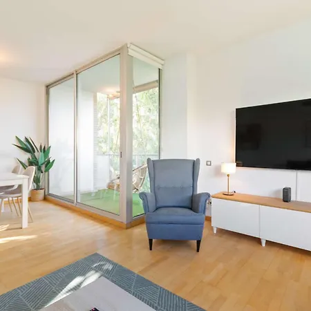 Modern Spacious 3-bedroom With Pool Near * برشلونة